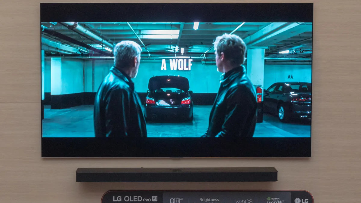 What is the difference between AMOLED and OLED
