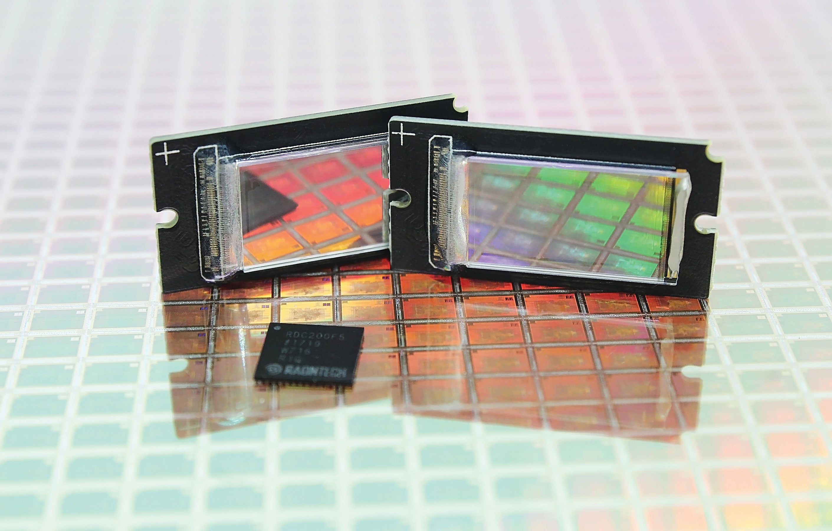 Micro OLED for AR/VR: High PPI, Low Latency, and AMOLED Microdisplay Architecture