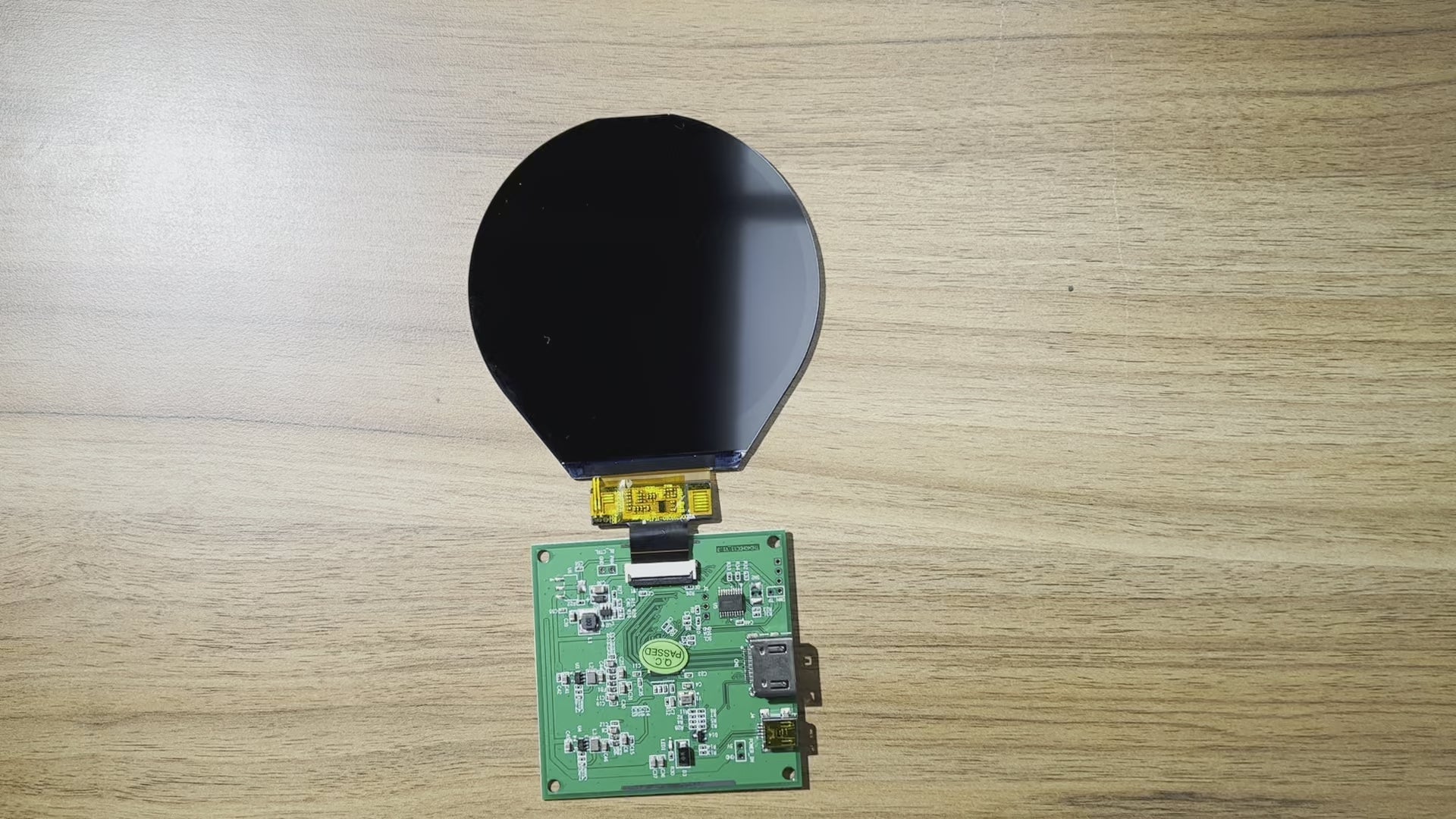 Video of connecting adapter with 3.4-inch round screen